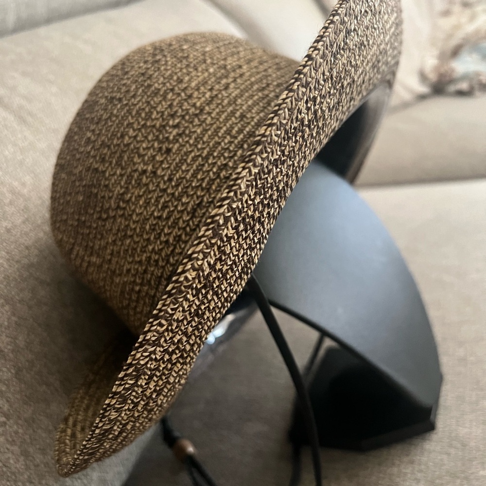 🏷️ Straw Hat - Picture 2 of 2